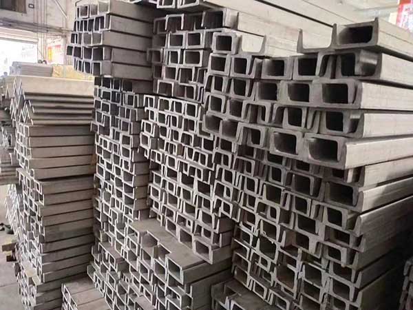 建筑物为什么选择304不锈钢